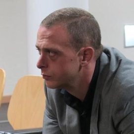 El acusado de quemar un piso habitado del que fue expulsado niega los hechos en el juicio