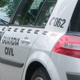 La Guardia Civil detiene a un hombre que forzó la cerradura de cinco vehículos en Papagayo