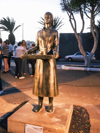Inauguración de la escultura homenaje a las mujeres conserveras de Lanzarote