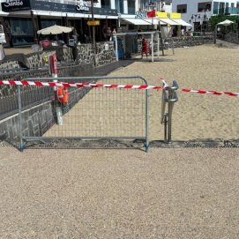 Foto de archivo del cierre de la playa en Playa Blanca
