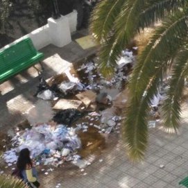 Quejas vecinales por ruidos y basura en el Parque Simón Bolívar de Arrecife