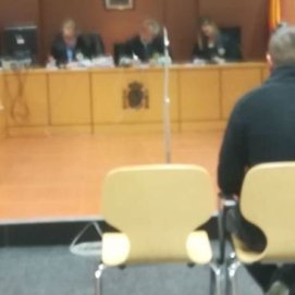 El acusado de entrar en la isla con cocaína y hachís dentro del cuerpo acepta tres años de cárcel