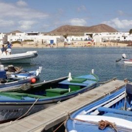 El tráfico de pasajeros en el puerto de La Graciosa ha crecido un 72% en los últimos siete años