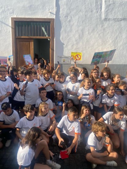 Los alumnos del 'Colegio Santa Maria de los Volcanes' 