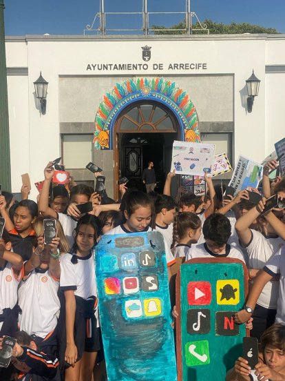 Los alumnos del 'Colegio Santa Maria de los Volcanes' 