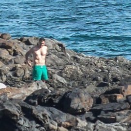 Pedro Sánchez disfruta del mar en sus últimos días de vacaciones en Lanzarote
