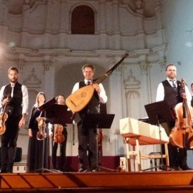 La música de la Orquesta Barroca de Tenerife impregna el Convento Santo Domingo de Teguise