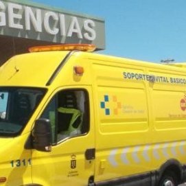 Herido de carácter moderado un parapentista tras caer en la Playa de Tenezar