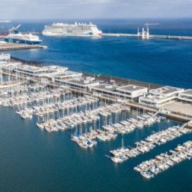 Encuentran el cuerpo sin vida de un hombre flotando en aguas del puerto deportivo Marina Lanzarote