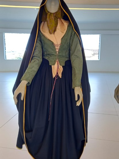Exposición de trajes típicos en Jameos 