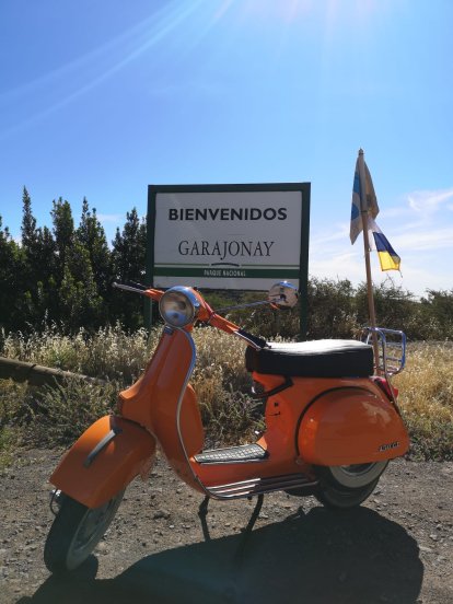 El conejero Juan Ramos Rosales durante el viaje por las ocho islas