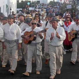 San Bartolomé celebró una concurrida romería en honor a su patrón