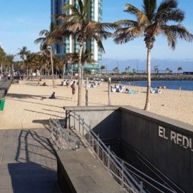 Acceso a la playa de El Reducto