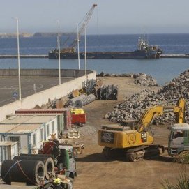 Imagen de la fase inicial de las obras del puerto de Playa Blanca en 2019
