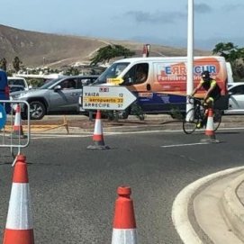 Quejas por los atascos en Playa Blanca por el corte de carreteras por el Ironman 70.3