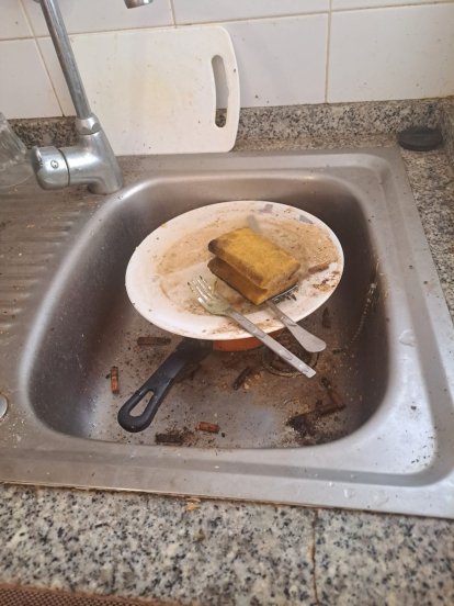 Destrozo en su casa de La Santa