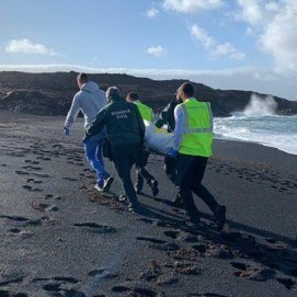 Encuentran el cadáver de un hombre en la costa de Janubio