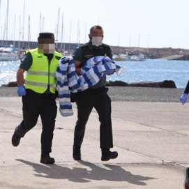 NC denuncia los comentarios xenófobos tras la tragedia en la última patera llegada a Lanzarote