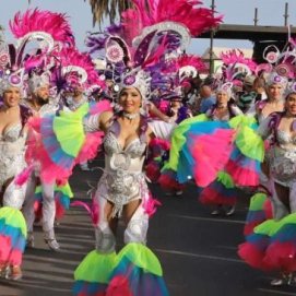 Ritmo y color en el coso de carnaval de Puerto del Carmen