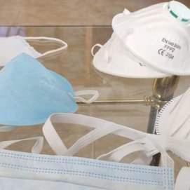 Las mascarillas podrían dejar de ser obligatorias en las farmacias, centros de sanitarios y residencias