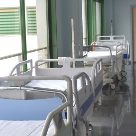 Camas en el Hospital Molina Orosa