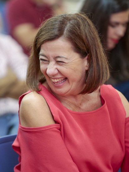 Coloquio de Francina Armengol sobre el futuro del turismo. Fotos: PSOE y Juan Mateos.