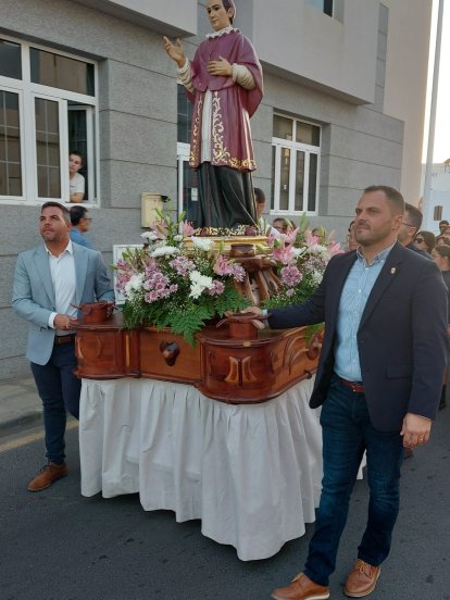 Misa y Procesión por el día grande en Altavista 