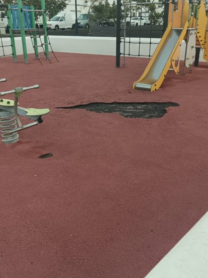 Estado parques infantiles Teguise 4