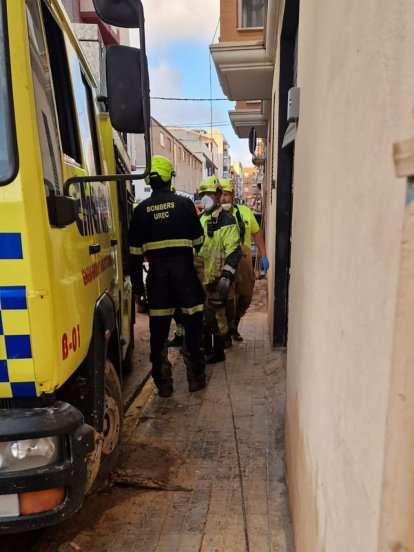 Emerlan acude a ayudar a los afectados tras el paso de la DANA en Valencia. 