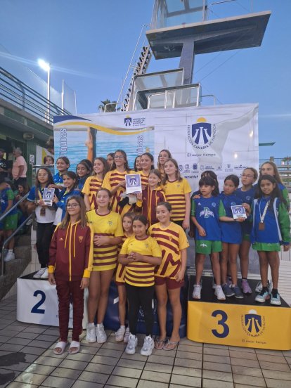 El CD de Natación Pingüinos de Arrecife arrasa en el Campeonato Regional de Natación Artística