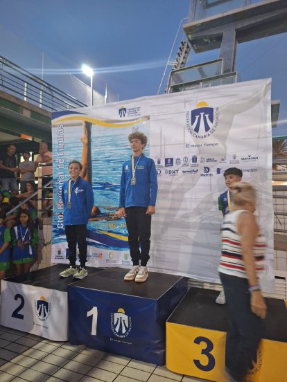 El CD de Natación Pingüinos de Arrecife arrasa en el Campeonato Regional de Natación Artística