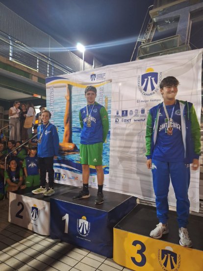 El CD de Natación Pingüinos de Arrecife arrasa en el Campeonato Regional de Natación Artística