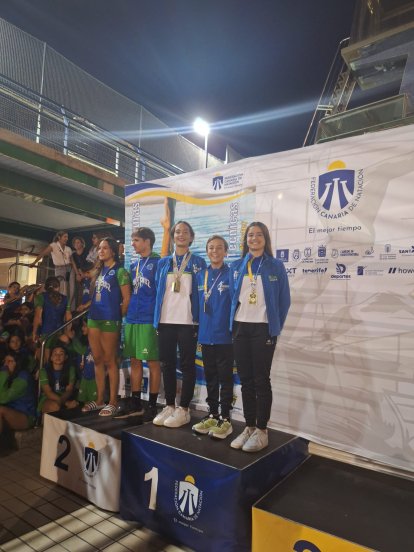 El CD de Natación Pingüinos de Arrecife arrasa en el Campeonato Regional de Natación Artística