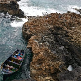 Imagen de la patera que ha arribado al Charco del Palo