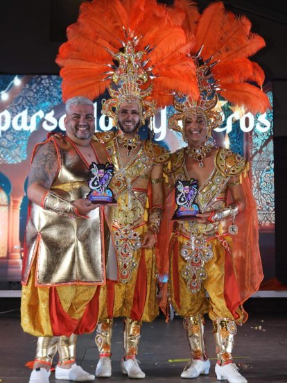 Presentación de las comparsas del municipio de Yaiza en Uga, 2025