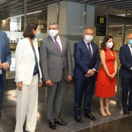 La ministra Reyes Maroto en Canarias, con el primer vuelo de la OMT
