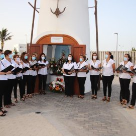 Homenaje a la Virgen del Carmen junto al monumento de Puerto Naos