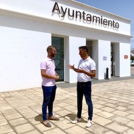 Los concejales de Juventud y Educación de Tías, Christopher Notario y Tomás Silvera