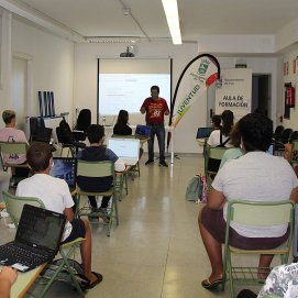 Primera jornada del curso gratuito de ofimática ofrecido por el Ayuntamiento de Tías