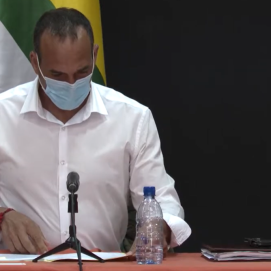 El alcalde de Haría, Alfredo Villalba, durante el Pleno