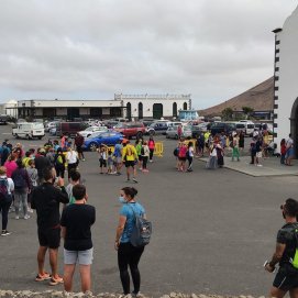 Colas para entrar este martes en la ermita de Los Dolores (FOTOS: Sergio Betancort)