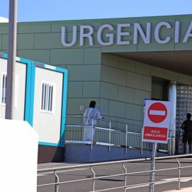 Entrada a Urgencias del Hospital Molina Orosa