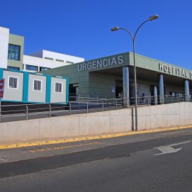 Fachada del Hospital Molina Orosa durante la crisis del coronavirus en Lanzarote