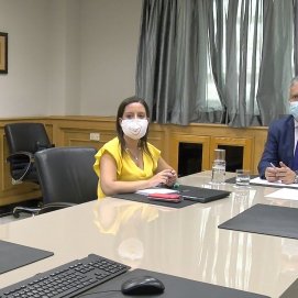 El presidente de Canarias, Ángel Víctor Torres, y la consejera de Turismo, Yaiza Castilla, durante una videoconferencia