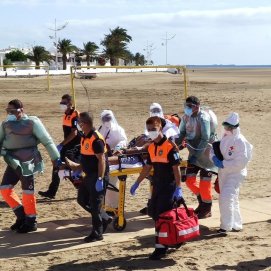 Simulacro de rescate en Playa Honda. Fotos: Sergio Betancort