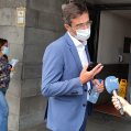 Pedro San Ginés, a las puertas de los Juzgados durante el juicio por la incautación de la desaladora (FOTO: Sergio Betancort) Pedro San Ginés, a las puertas de los Juzgados durante el juicio por la incautación de la desaladora (FOTO: Sergio Betancort)