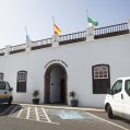 Las banderas de Teguise ondearán a media asta por los inmigrantes fallecidos en Órzola Las banderas de Teguise ondearán a media asta por los inmigrantes fallecidos en Órzola