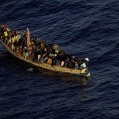 Imagen de un cayuco con inmigrantes rumbo a Canarias. EuropaPress