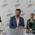 Pedro San Ginés, junto a Migdalia Machín y Maite Corujo en una rueda de prensa Pedro San Ginés, junto a Migdalia Machín y Maite Corujo en una rueda de prensa
