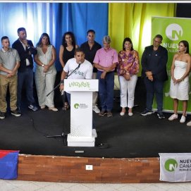 Yoné Caraballo junto al nuevo Sábor Insular